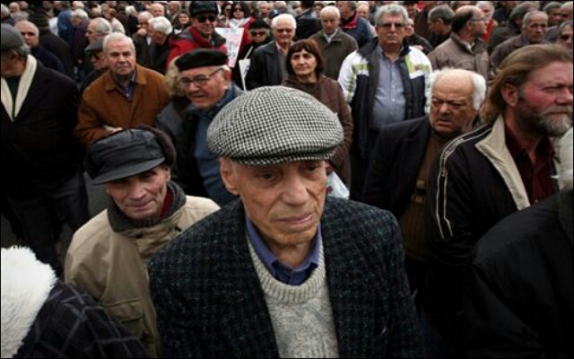 Εισήγηση για μείωση 5,2% στις επικουρικές συντάξεις