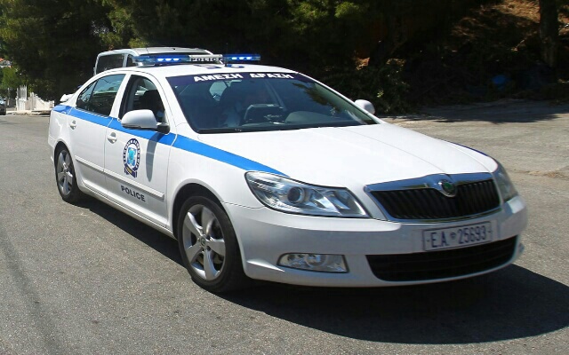 Σύλληψη δύο ανδρών στη Νάουσα για παράνομη πώληση λαδιού