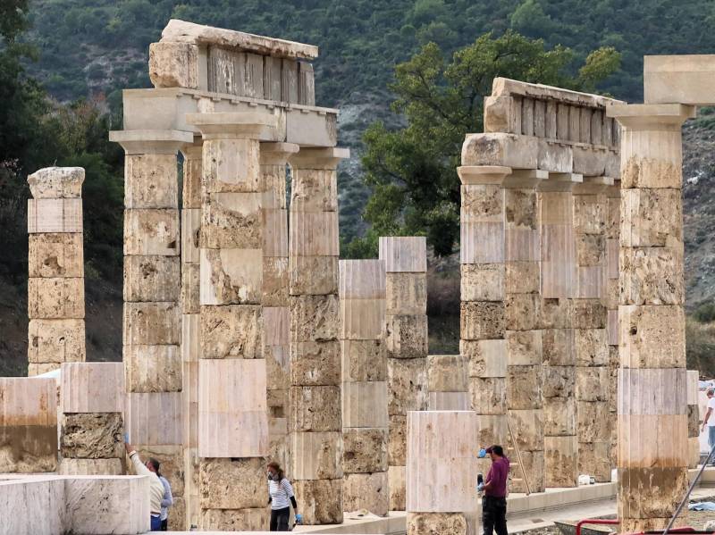 Οδηγίες για ασφαλή επίσκεψη στις Αιγές τις ημέρες του καύσωνα