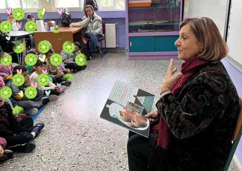 Το “Βάζο με τα μοναχικά μπισκοτάκια” της ΜΑμΑ άνοιξε στην καρδιά των παιδιών του Δημοτικού Σχολείου Πλατέoς
