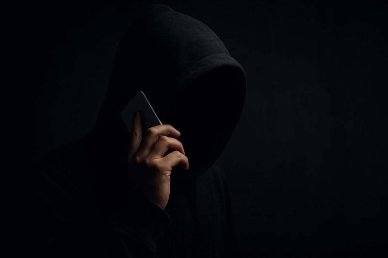 Νέα μέθοδος τηλεφωνικής απάτης: Προσποιούνται τους αστυνομικούς για να «προστατεύσουν» τα θύματα