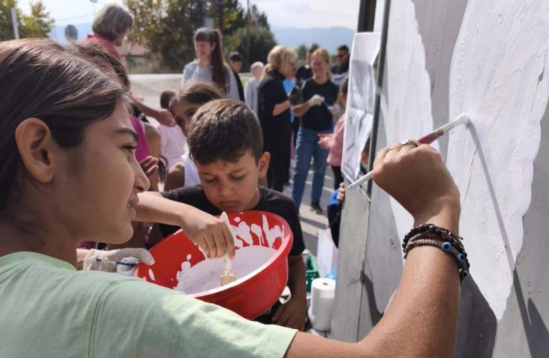 Το Δημοτικό Σχολείο Κουλούρας «φωτίζει» τις ErasmusDays με μηνύματα ειρήνης, αλληλεγγύης και ανθρωπιάς