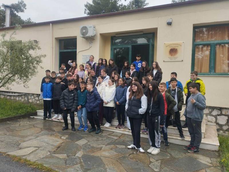 Οι μαθητές του 1ου Δημοτικού γνώρισαν από κοντά το Μουσικό Σχολείο