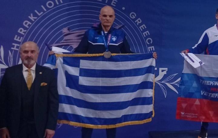 Ασημένια διάκριση για τον Δημήτρη Στογιάννη στο Πανευρωπαϊκό Taekwon-do ITF