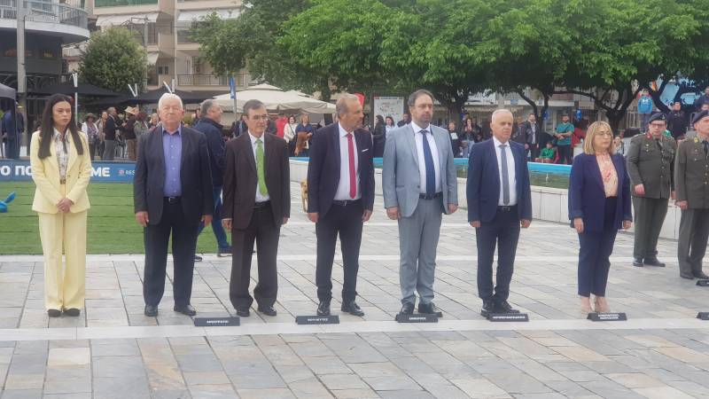 Με κατάθεση στεφάνων τιμήθηκε στη Βέροια η Εθνική Αντίσταση