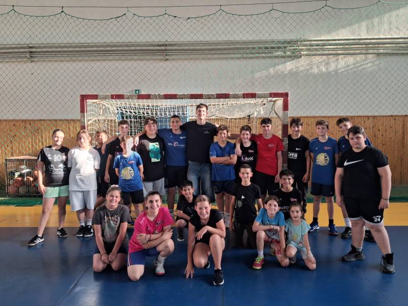Ένας διεθνής «πρεσβευτής» του χάντμπολ στην προπόνηση του Βέροια Ο.Χ. RED – Τα πολύτιμα μηνύματα του Σταύρου Αλεξίου