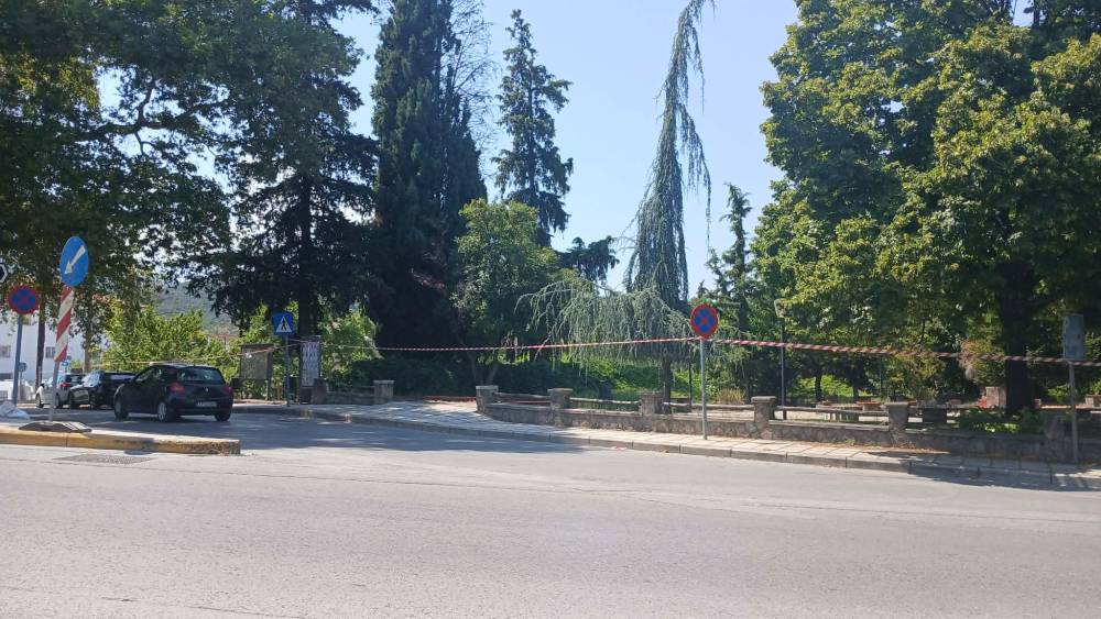 Συνεχίζονται οι εργασίες για το φυσικό αέριο στη Βέροια – Με κορδέλες οριοθετήθηκε τμήμα της Βενιζέλου