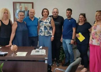 Κοτίδης: Συνάντηση με εργαζομένους της MERE μετά την αναστολή λειτουργίας των 11 καταστημάτων