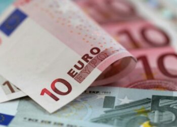 Ποιοι δικαιούνται 400 ευρώ το μήνα από το ελάχιστο εγγυημένο εισόδημα