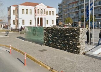 Βέροια: Στην δικαιοσύνη η κατασκευή του Ηρώου της Πλατείας Ωρολογίου
