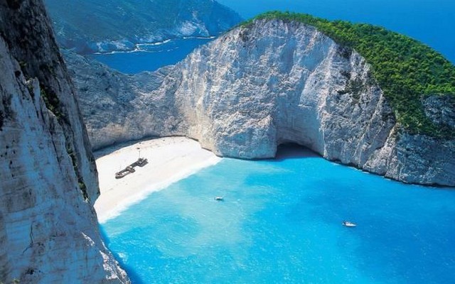 thalassa navagio