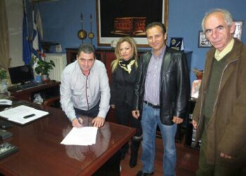 Υπογραφή σύμβασης από τον αντιπεριφερειάρχη για το έργο «Σήμανση-Προστατευτικά Στηθαία-Κιγκλιδώματα Επαρχιακού Δικτύου Π.Ε Ημαθίας»