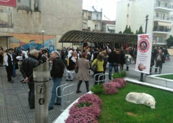 Έβαλαν φωτιά τα κάρβουνα οι κρεοπώλες της Βέροιας και ξεκίνησαν το λαϊκό γλέντι (φωτορεπόρτάζ & video)