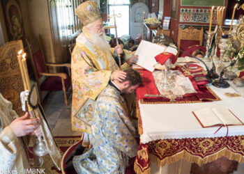 Χειροτονία διακόνου από τον Μητροπολίτη στην Αλεξάνδρεια