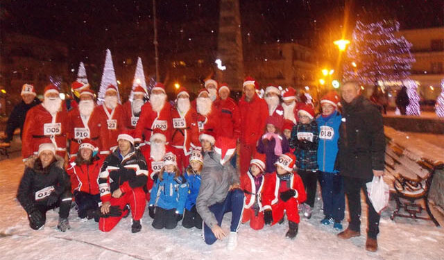 Επιτυχημένος ο πρώτος αγώνας δρόμου ‘Naoussa Santa Run’