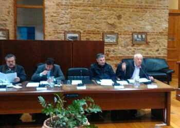 Καραπαναγιωτίδης: “Ήττα στο θέμα της επισιτιστικής βοήθειας” – Κορωνάς: “Στόχος μας ήταν η σύγκλιση”