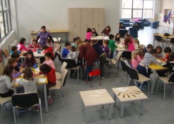 Μιλώντας για τα δικαιώματα του παιδιού στο 6ο Δημοτικό Σχολείο Νάουσας