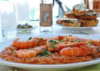 Γαρίδες γιουβέτσι για τη νηστεία