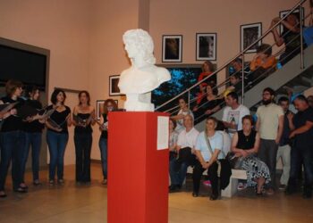 Εγκαινιάστηκε φωτογραφική έκθεση από το Αρχαιολογικό Μουσείο Βέροιας και την ομάδα “Αντίθεσις”