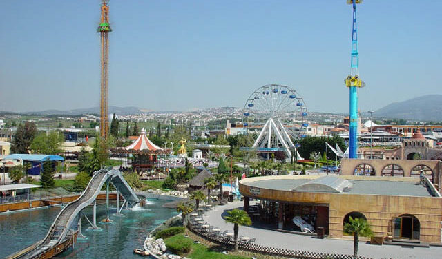 Εκδρομή στο Magic Park με το ΛΕΞΙΣ