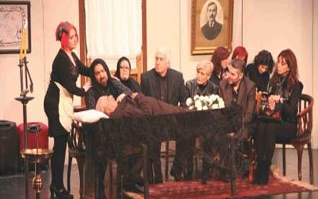 Η ποντιακή κωμωδία «Ο τελευταίος να κλείσει την κάσα» στη Νάουσα