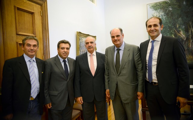vesi synantisi me foreis ekpaideysis