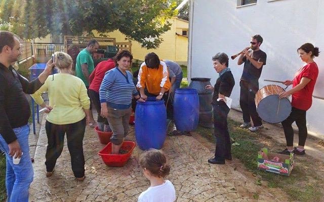 Παραγωγή τσίπουρου με τον Λαογραφικό Όμιλο Μελίκης & Περιχώρων