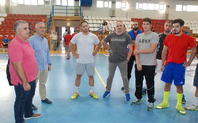 Ο Λάζαρος Τσαβδαρίδης στην προπόνηση του Φιλίππου