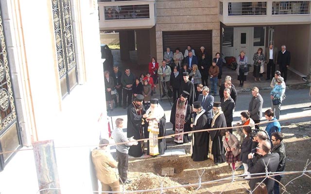 Θεμελίωση οίκου συσσιτίου στη Νάουσα από τον Μητροπολίτη