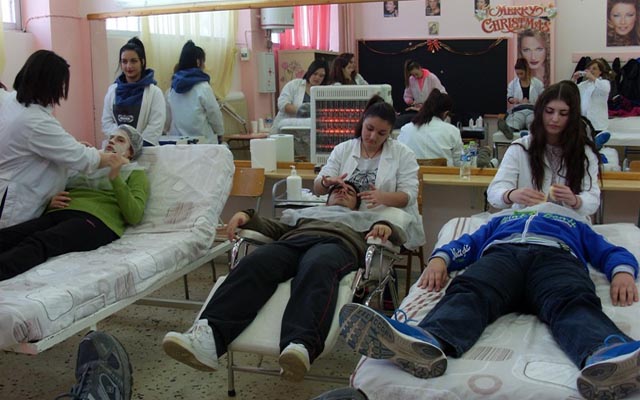 «Τα παιδιά της άνοιξης» και μαθητές του ΕΕΕΕΚ Αλεξάνδρειας επισκέφθηκαν το ΕΠΑ.Λ. Αλεξάνδρειας