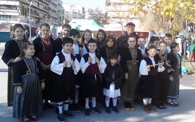 Στην βλάχικη γλώσσα είπε τα κάλαντα το παιδικό τμήμα του Συλλόγου Βλάχων Βέροιας στη Γιορτή Σοκολάτας