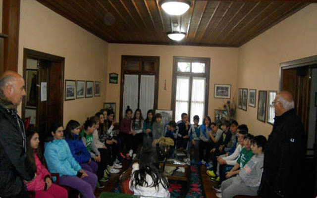 Μαθητές του 16ου Δ.Σ. Βέροιας επισκέφθηκαν τον Σύλλογο Βλάχων Βέροιας