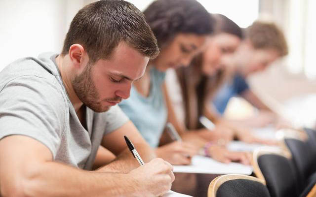 Εξετάσεις για την απόκτηση Απολυτηρίου Δημοτικού Σχολείου στην Αλεξάνδρεια