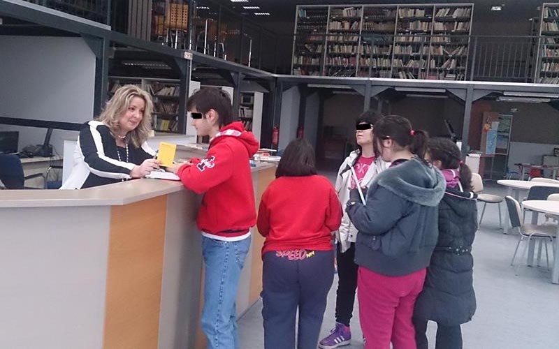 Επίσκεψη μαθητών του ΕΕΕΕΚ Νάουσας στη Δημοτική Βιβλιοθήκη