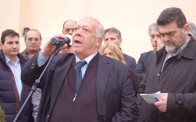 Εμμανουηλίδης: “Ενωμένοι για να μην περάσουν τα μέτρα” (video)