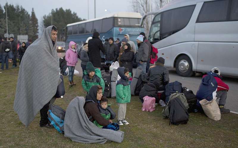 Νάουσα: Βασικές ανάγκες των προσφύγων κατέγραψε το Εργατικό Κέντρο
