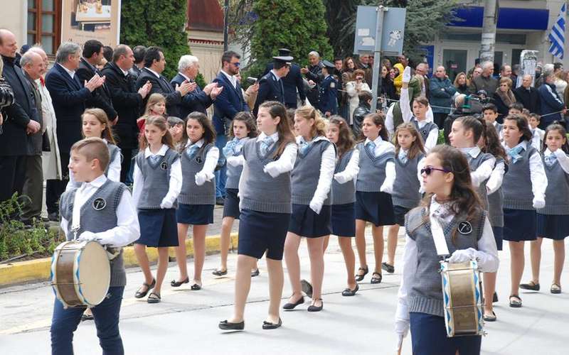 Με καινούργιες εμφανίσεις στην παρέλαση οι μαθητές 7ου και 11ου Δημοτικού Βέροιας