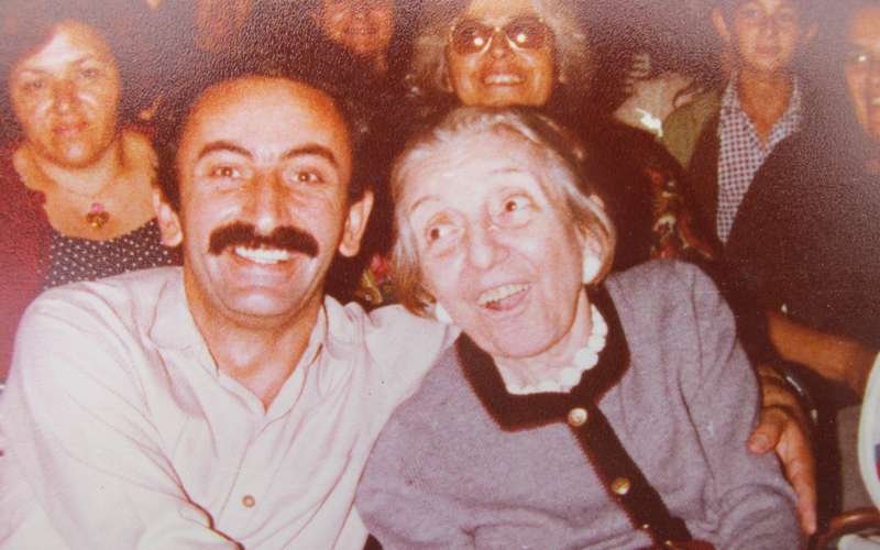 Δώρα Στράτου: Η Κυρία των Ελληνικών Χορών, η Αιώνισσα