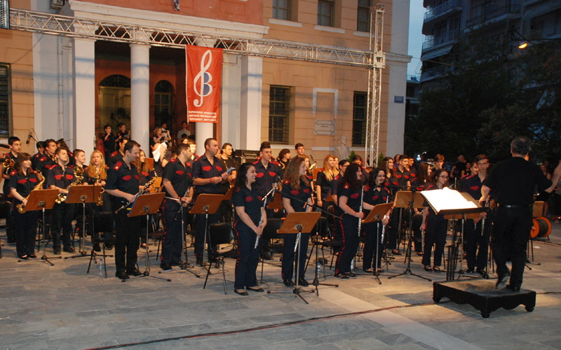 Η Φιλαρμονική σε rock ρυθμούς στην Πλατεία Ωρολογίου (φωτογραφίες & βίντεο)