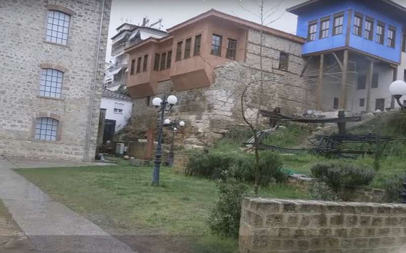 Τουριστικός οδηγός – χάρτης της Βέροιας από το ΕΕΕΕΚ και την ομάδα “Αντίθεσις”