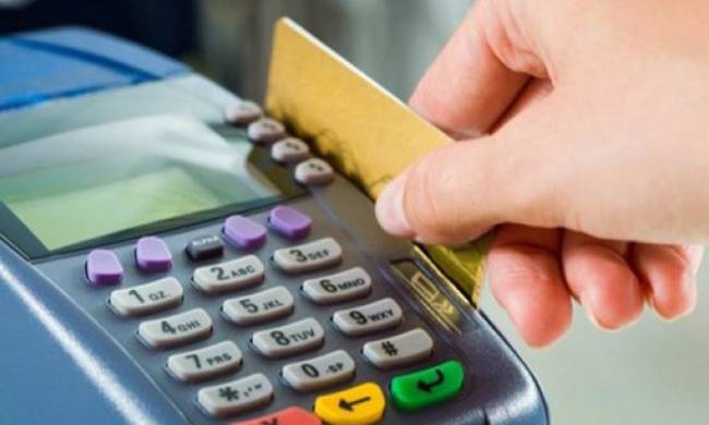 Έκλεψε τραπεζική κάρτα και έκανε συναλλαγές