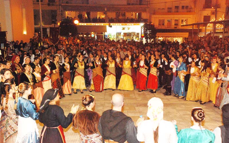 Μαθήματα Ελληνικών χορών για εκπαιδευτικούς στην Βέροια