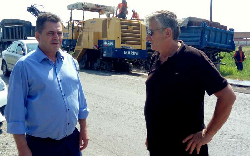 Έργο ασφαλτόστρωσης επισκέφθηκε ο αντιπεριφερειάρχης