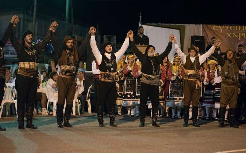 Τρεις λύρες, τρεις πολιτισμοί παντρεύτηκαν στην 2η Γιορτή Γης της Ευξείνου Λέσχης Χαρίεσσας!