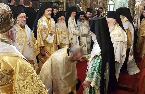 Χειροτονήθηκε ο νέος Μητροπολίτης Σμύρνης