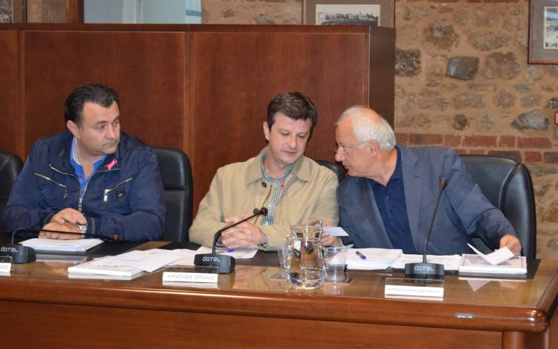 Ο Κώστας Καραπαναγιωτίδης για το σχολείο στα Γιοτζαλίκια και το διοικητήριο