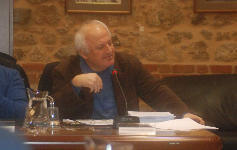 Καραπαναγιωτίδης: “Πρέπει να σπάσουμε αυγά στο θέμα της αφισορρύπανσης”