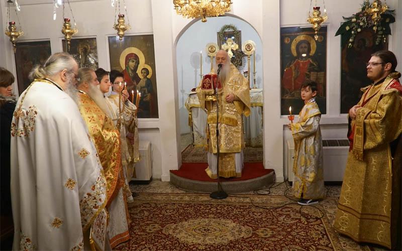 Αρχιερατική θεία λειτουργία και χειροθεσία Αναγνωστών στον Άγιο Σπυρίδωνα