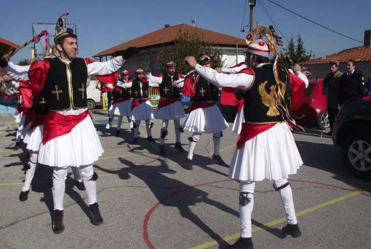 Αναβίωσαν οι Μωμόγεροι στο Ροδοχώρι Νάουσας