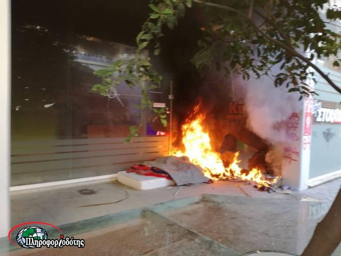Βέροια: Φωτιά σε στρώμα αστέγου σήκωσε την γειτονιά στο πόδι (φωτογραφίες)